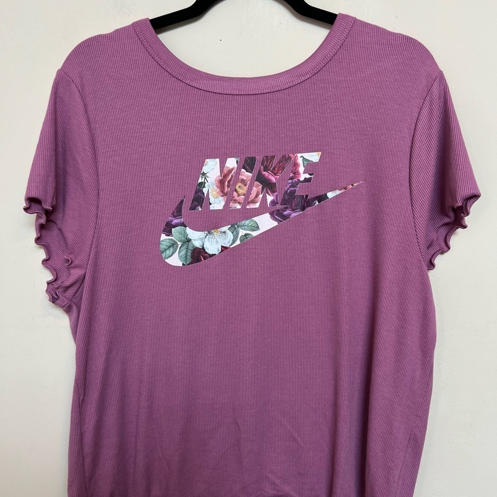 The Spring Shop Women's Purple Graphic Floral Tee